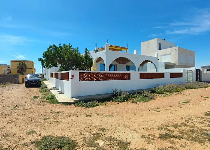 Maison Vue Mer, Ile De Zembra Et Montagne En Tunisie - Elhaouaria