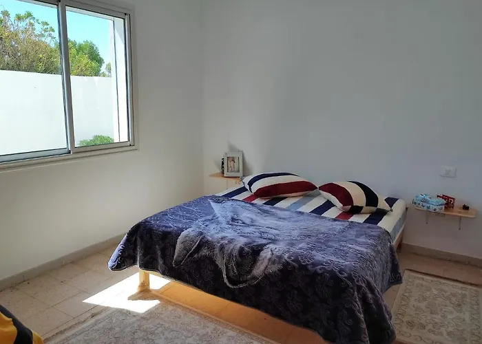 Maison Vue Mer, Ile De Zembra Et Montagne En Tunisie - Elhaouaria